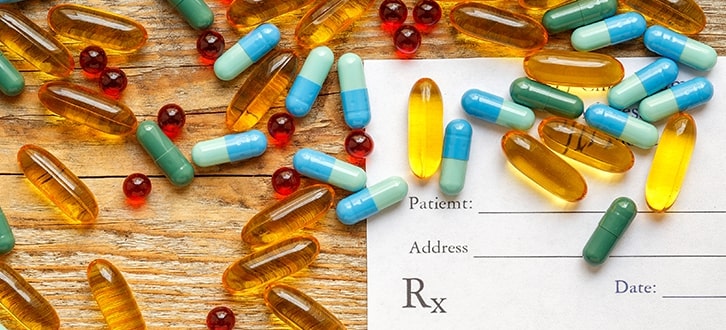 Talonario de recetas y medicamentos​​ 